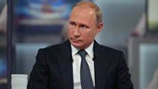Президент РФ Владимир Путин отвечает на вопросы россиян во время ежегодной специальной программы Прямая линия с Владимиром Путиным. 7 июня 2018 Президент РФ Владимир Путин отвечает на вопросы россиян во время ежегодной специальной программы Прямая линия с Владимиром Путиным. 7 июня 2018