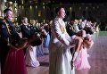 Участники V Большого благотворительного офицерского бала на Площади Михайловской береговой батареи в Севастополе. 11 июня 2018 Участники V Большого благотворительного офицерского бала на Площади Михайловской береговой батареи в Севастополе. 11 июня 2018