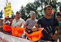 Шахтеры на акции протеста у здания Рады Украины в Киеве. 19 июня 2018 Шахтеры на акции протеста у здания Рады Украины в Киеве. 19 июня 2018