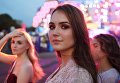 Выпускники российских школ на празднике выпускников в Центральном парке культуры и отдыха имени Горького в Москве Выпускники российских школ на празднике выпускников в Центральном парке культуры и отдыха имени Горького в Москве