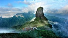 Гора Фаньцзиншань, КНР. Архивное фото Гора Фаньцзиншань, КНР. Архивное фото