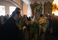 Священнослужители во время вечерней службы в Спасо-Преображенском соборе в день празднования памяти преподобных Сергия и Германа Валаамских Священнослужители во время вечерней службы в Спасо-Преображенском соборе в день празднования памяти преподобных Сергия и Германа Валаамских