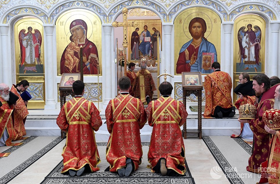 Патриарх Московский и Всея Руси Кирилл совершает великое освящение храма Федоровской иконы Божией матери Патриарх Московский и Всея Руси Кирилл совершает великое освящение храма Федоровской иконы Божией матери