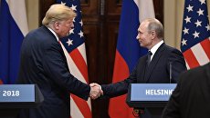 Президент РФ Владимир Путин и президент США Дональд Трамп на пресс-конференции по итогам встречи в Хельсинки. 16 июля 2018 Президент РФ Владимир Путин и президент США Дональд Трамп на пресс-конференции по итогам встречи в Хельсинки. 16 июля 2018