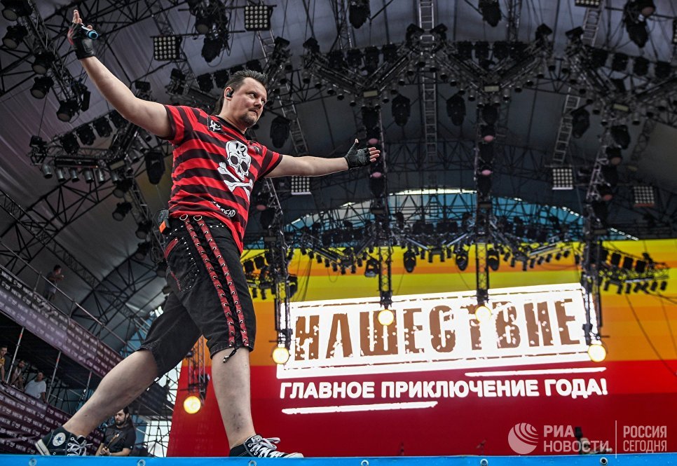 Солист группы КняZz Андрей Князев на закрытии фестиваля Нашествие. 5 августа 2018 Солист группы КняZz Андрей Князев на закрытии фестиваля Нашествие. 5 августа 2018