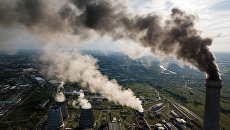 Трубы ТЭЦ в Омске. Архивное фото Трубы ТЭЦ в Омске. Архивное фото