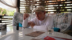 Джазмен Яков Окунь во время интервью РИА Новости на фестивале Koktebel Jazz Party Джазмен Яков Окунь во время интервью РИА Новости на фестивале Koktebel Jazz Party