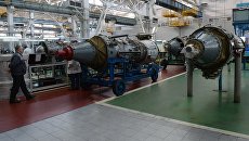 Сотрудники в одном из сборочных цехов ПАО Кузнецов в Самаре. Архивное фото Сотрудники в одном из сборочных цехов ПАО Кузнецов в Самаре. Архивное фото