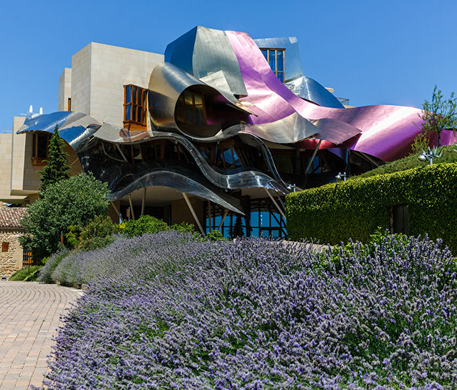 Проект для нового здания испанской винодельни Marqués de Riscal Проект для нового здания испанской винодельни Marqués de Riscal