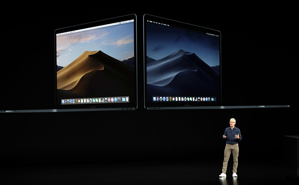 Генеральный директор Apple Тим Кук рассказывает о новом MacBook. 12 сентября 2018 года Генеральный директор Apple Тим Кук рассказывает о новом MacBook. 12 сентября 2018 года