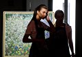 Посетители на выставке Кузбасс АРТ на площадке IV Восточного экономического форума во Владивостоке Посетители на выставке Кузбасс АРТ на площадке IV Восточного экономического форума во Владивостоке
