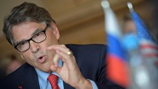 Министр энергетики США Рик Перри во время встречи в Москве с министром энергетики РФ Александром Новаком Министр энергетики США Рик Перри во время встречи в Москве с министром энергетики РФ Александром Новаком