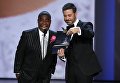 Трейси Морган и Джимми Киммел во время 70-й церемонии вручения награды Primetime Emmy Awards в Лос-Анджелесе Трейси Морган и Джимми Киммел во время 70-й церемонии вручения награды Primetime Emmy Awards в Лос-Анджелесе