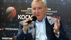 Генеральный директор государственной корпорации Роскосмос Дмитрий Рогозин во время встречи с будущими специалистами ракетно-космической отрасли в Королеве. 22 сентября 2018 Генеральный директор государственной корпорации Роскосмос Дмитрий Рогозин во время встречи с будущими специалистами ракетно-космической отрасли в Королеве. 22 сентября 2018