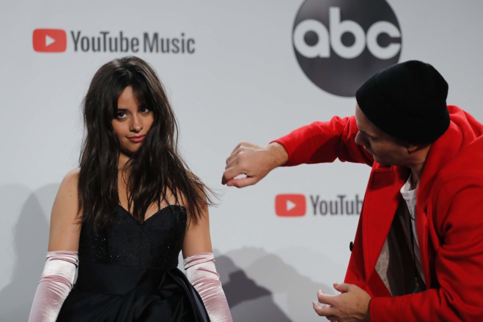 Камила Кабельо на церемонии награждения American Music Awards в Лос-Анджелесе Камила Кабельо на церемонии награждения American Music Awards в Лос-Анджелесе
