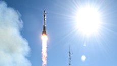Старт ракеты-носителя Союз-ФГ с пилотируемым кораблем Союз МС-10. Архивное фото Старт ракеты-носителя Союз-ФГ с пилотируемым кораблем Союз МС-10. Архивное фото