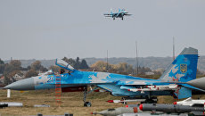 Украинский истребитель Су-27 во время учений Чистое небо - 2018 Украинский истребитель Су-27 во время учений Чистое небо - 2018