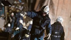 ожарно-спасательные подразделения МЧС РФ на заводе пиротехники Авангард в Гатчине Ленинградской области. Архивное фото ожарно-спасательные подразделения МЧС РФ на заводе пиротехники Авангард в Гатчине Ленинградской области. Архивное фото