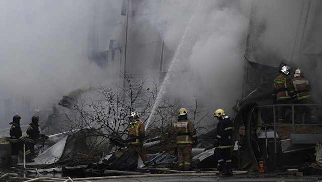 Власти отметили работу пожарных при ликвидации возгорания в Петербурге 