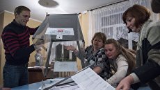 Выборы в Донецкой народной республике. Архивное фото Выборы в Донецкой народной республике. Архивное фото