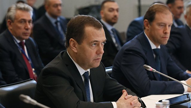 Медведев призвал ЕАЭС противостоять протекционизму на мировых рынках 