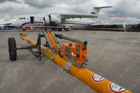 Демонстрация российско-украинского самолета Ан-148 прошла в Воронеже Демонстрация российско-украинского самолета Ан-148 прошла в Воронеже