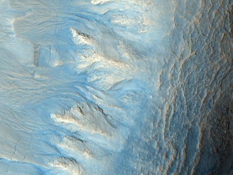 Снимок поверхности Марса, полученный камерой HiRISE Снимок поверхности Марса, полученный камерой HiRISE