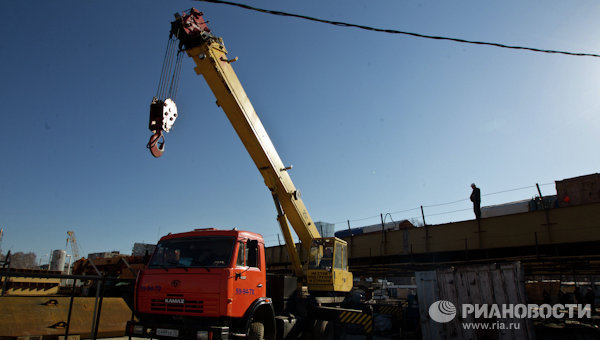 В столице РФ со стройки украли кран и погрузчик