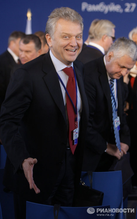 Министр промышленности и торговли РФ Виктор Христенко после совместной пресс-конференции В.Путина и Ф.Фийона Министр промышленности и торговли РФ Виктор Христенко после совместной пресс-конференции В.Путина и Ф.Фийона