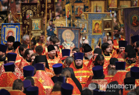 Крестный ход и молитвенное стояние в защиту веры, поруганных святынь, Церкви и ее доброго имени Крестный ход и молитвенное стояние в защиту веры, поруганных святынь, Церкви и ее доброго имени