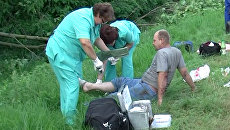Выжившим в ДТП российским паломникам оказывали помощь на месте катастрофы Выжившим в ДТП российским паломникам оказывали помощь на месте катастрофы