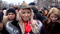 Около трехсот сторонников КПРФ в Москве требовали отставки главы ЦИК РФ Около трехсот сторонников КПРФ в Москве требовали отставки главы ЦИК РФ