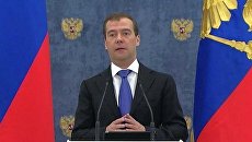 Медведев позвал российских дипломатов в Twitter Медведев позвал российских дипломатов в Twitter