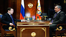 Рогозин пообещал Медведеву железной рукой вырубать коррупцию из ВПК Рогозин пообещал Медведеву железной рукой вырубать коррупцию из ВПК