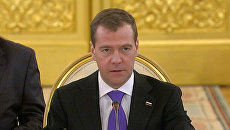 Медведев назвал консолидирующим решение ОДКБ о размещении военных баз Медведев назвал консолидирующим решение ОДКБ о размещении военных баз