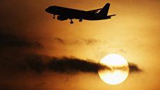 Самолет Airbus. Архивное фото Самолет Airbus. Архивное фото