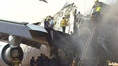 Самолет Lufthansa развалился надвое при посадке Самолет Lufthansa развалился надвое при посадке