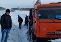 Снежные заторы на трассах в Новосибирской области Снежные заторы на трассах в Новосибирской области