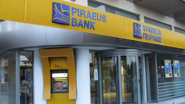 Крупнейший греческий банк Piraeus может получить первую прибыль с 2009 года