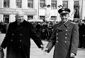 Ю.Гагарин, Н.Хрущев на Внуковском аэродроме после завершения полета Ю.Гагарин, Н.Хрущев на Внуковском аэродроме после завершения полета