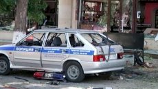Смертница подорвала машину полиции. Кадры с места теракта в Махачкале Смертница подорвала машину полиции. Кадры с места теракта в Махачкале