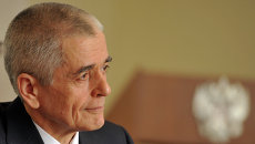 Руководитель Федеральной службы по надзору в сфере защиты прав потребителей и благополучия человека Геннадий Онищенко Руководитель Федеральной службы по надзору в сфере защиты прав потребителей и благополучия человека Геннадий Онищенко