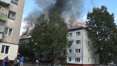 Пожар в доме на улице Ивановского в Томске: как это было Пожар в доме на улице Ивановского в Томске: как это было