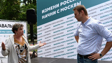 Кандидат в мэры Москвы Алексей Навальный встретился с избирателями Кандидат в мэры Москвы Алексей Навальный встретился с избирателями