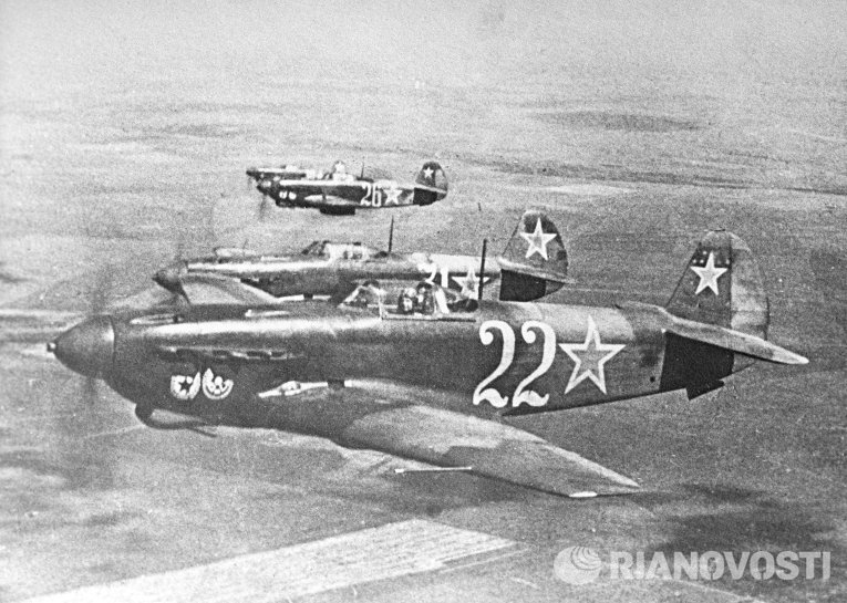 Самолет-истребитель Як-9 Самолет-истребитель Як-9