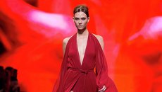 Показ Donna Karan New York на Неделе высокой моды в Нью-Йорке Показ Donna Karan New York на Неделе высокой моды в Нью-Йорке