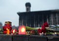 Цветы в память о погибших в столкновениях между сторонниками оппозиции и сотрудниками правоохранительных органов в Киеве, Украина Цветы в память о погибших в столкновениях между сторонниками оппозиции и сотрудниками правоохранительных органов в Киеве, Украина